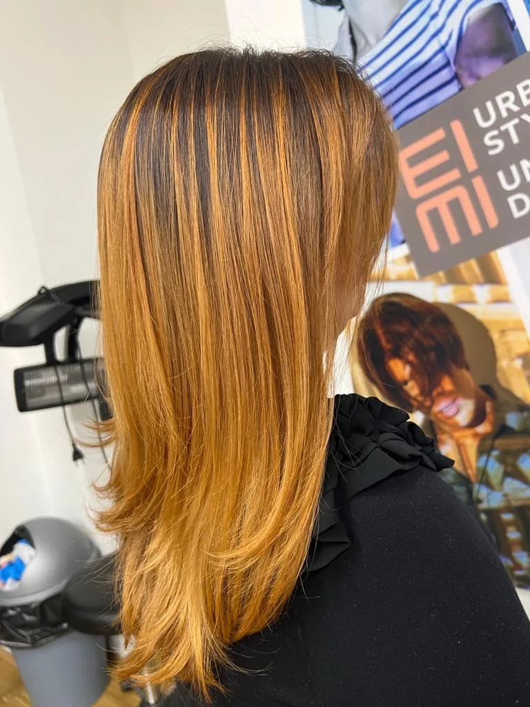 Warme Kupfer-Töne — Coloration im Atelier, Coiffeur Favorita